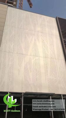 Goede prijs 4mm gepoedercoate geperforeerde aluminium gevelbekledingspaneel met aanpasbare patronen online