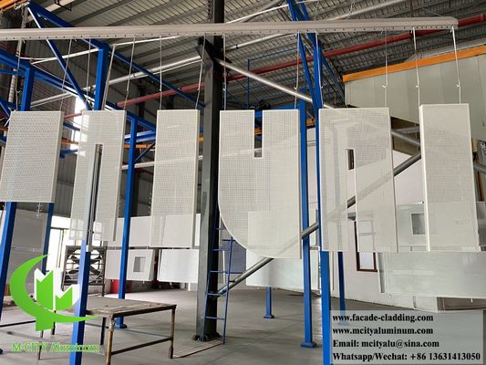 Goede prijs CNC-gesneden 3 mm PVDF-gepoedercoate geperforeerde aluminium gevelpaneel met aangepaste ronde gaten online